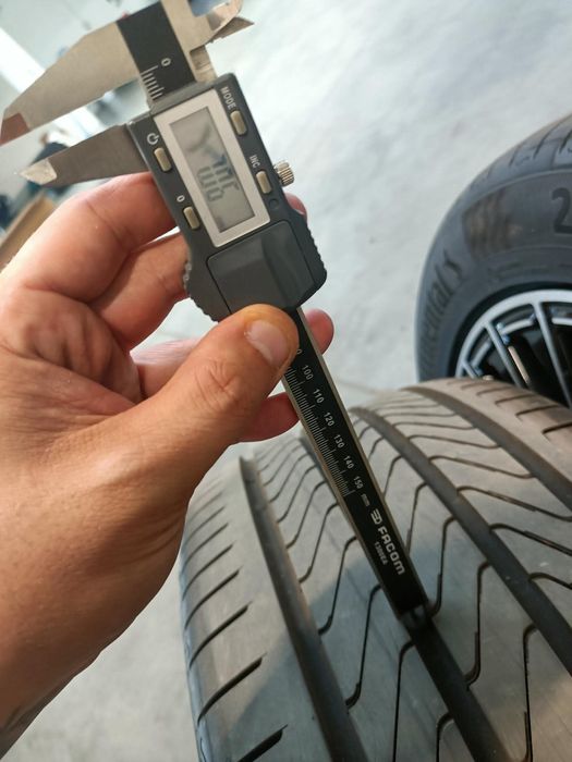 Opony letnie 285/45 R21