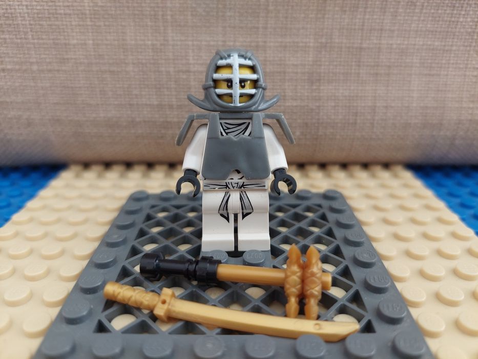 NJO044 Zane Kendo Lego Ninjago stan BDB + maczuga + katana