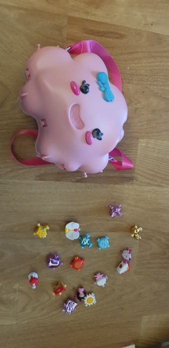 Vendo wizies mala nuvem com 16 figuras, como nova