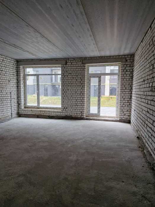 Склад, фасадне комерційне приміщення, 40 метрів, ЖК Молодість