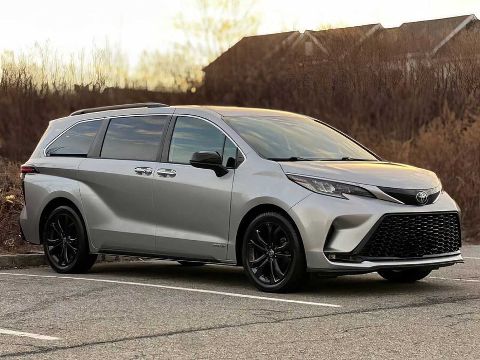 Toyota Sienna      2021