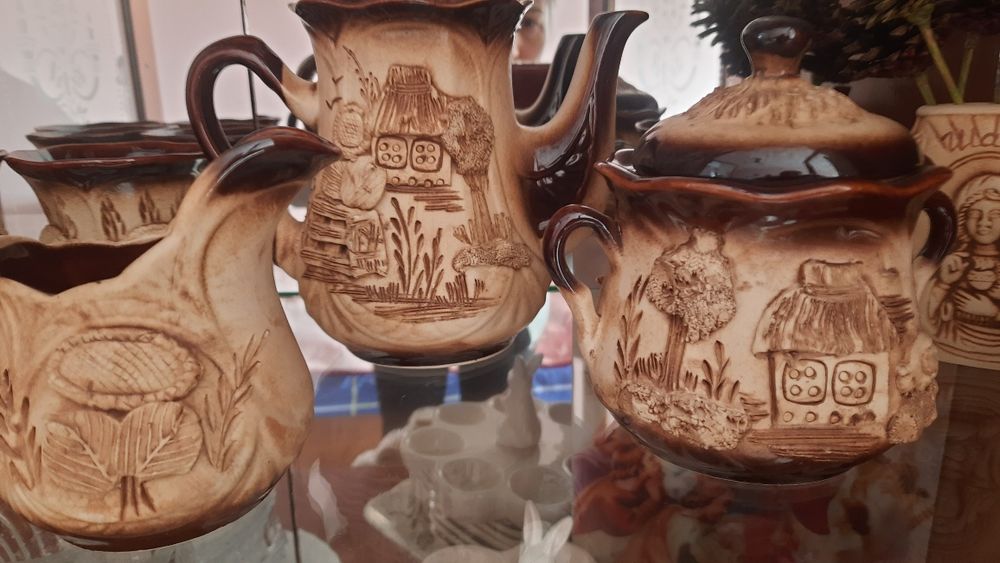 Посуд кухонний та керамічні  набори