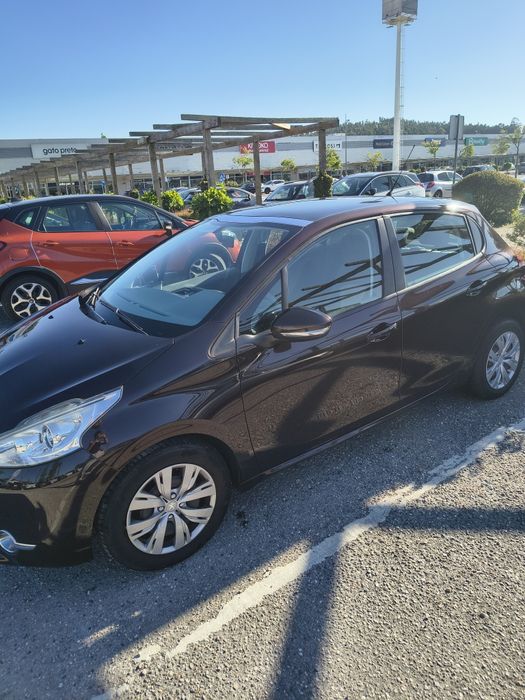 Peugeot 208 1.2 gasolina
