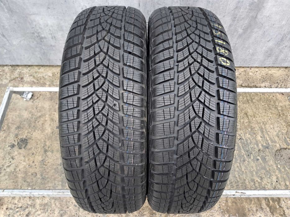Резина зимова, НОВА, Good Year Ultra Grip Performance + 205/60 R17 (арт.15180)