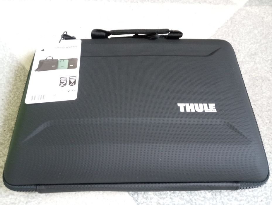 Тверда сумка Thule для MacBook 16 (Air 15)