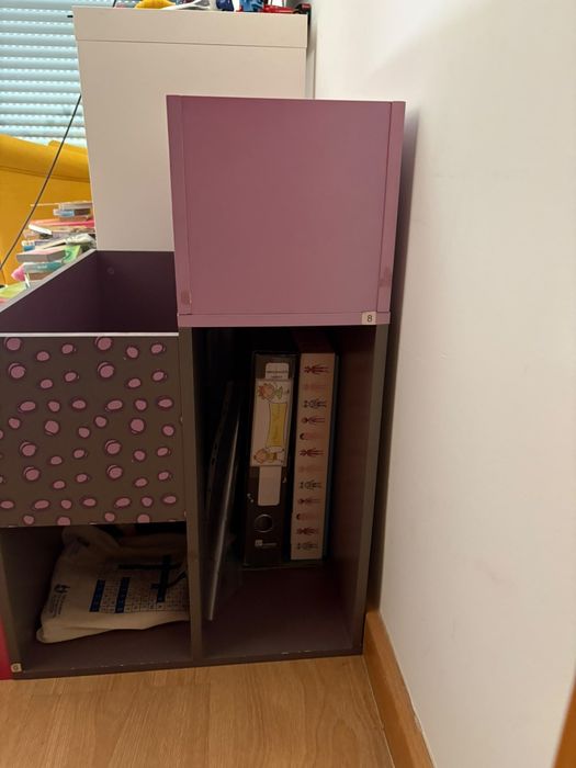 Estante/biblioteca para criança