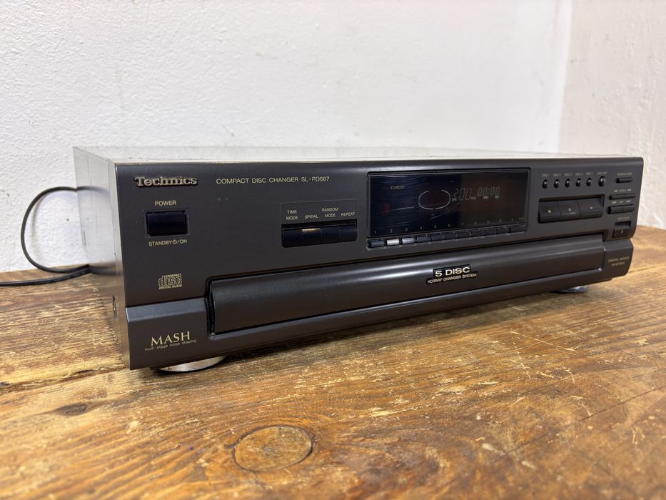 Odtwarzacz CD szuflada Technics SL PD 687