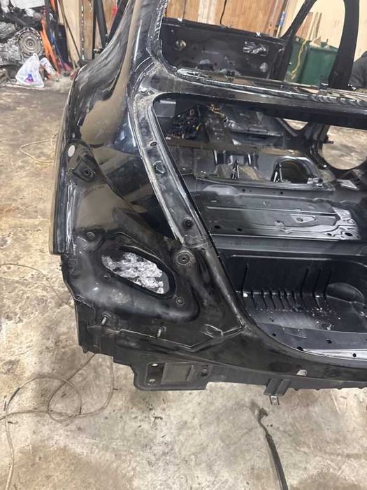 Четверть задняя левая, правая крыло  Mercedes-Benz C300 W205 Разборка шрот 2016 A2056304102 A2056304202