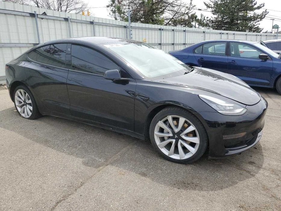 Tesla Model 3 - двері передні двері задні рест дорест