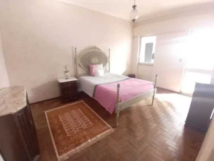 Aluga-se Quarto em Algés