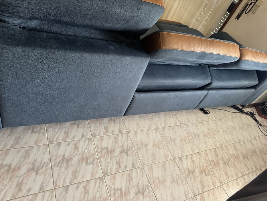 Sofá chaise longue azul