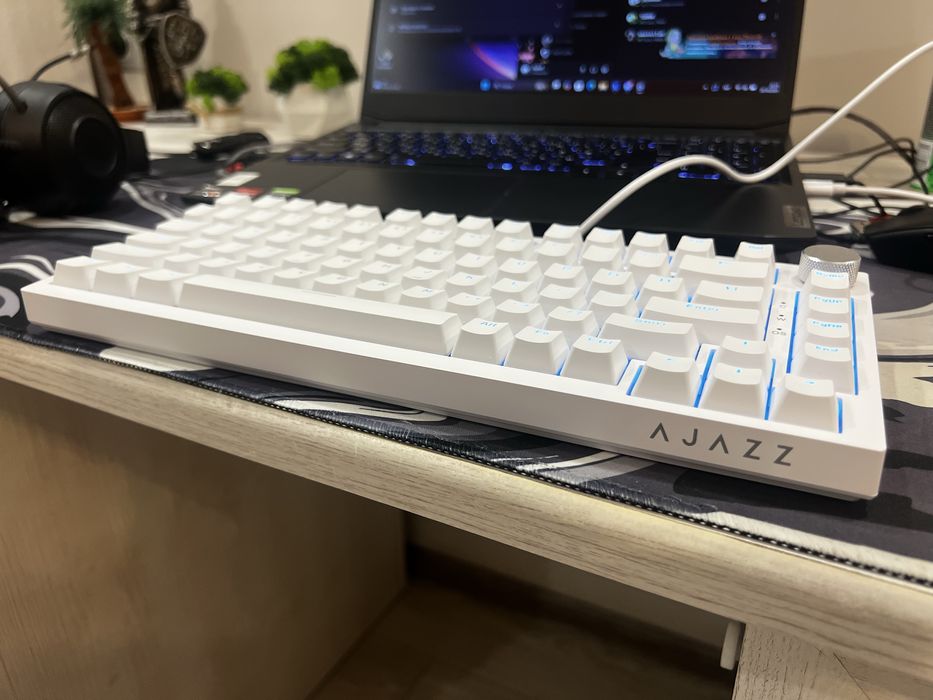 Ajazz ak820 на синіх свічах