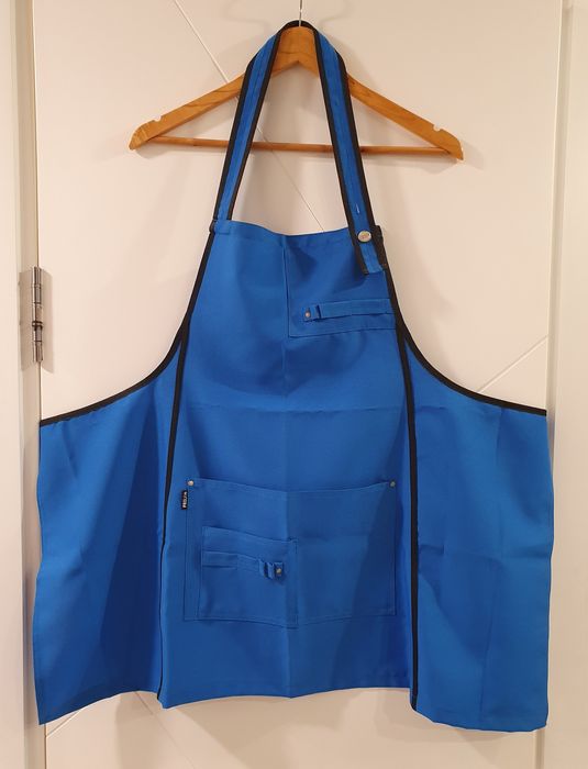 Фартук парикмахерский, универсальный с карманами PRO Line.