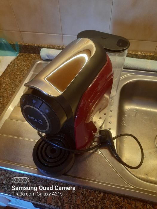 Máquina de café Delta Q - 50€ muito bem estimada
