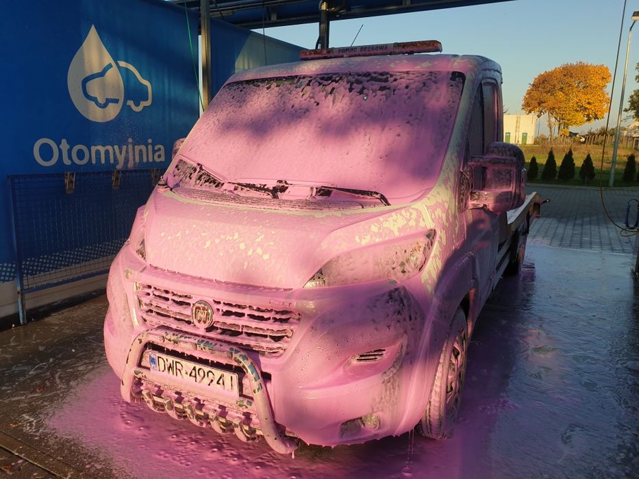 Tanie Holowanie Pomoc drogowa transport laweta 24/7 Wrocław