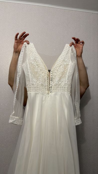 Весільна сукня брендова