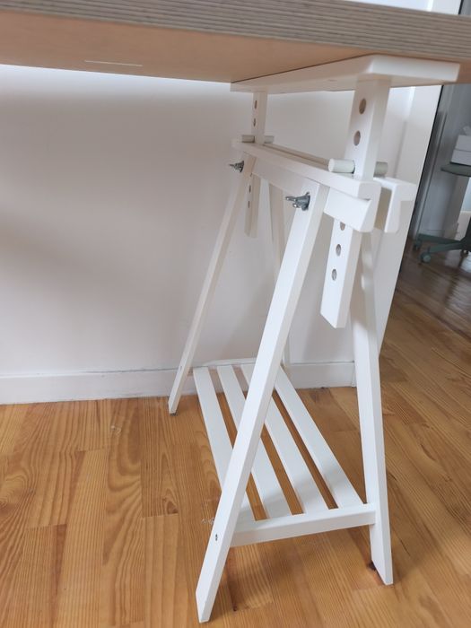Mesa ikea (lagkapten + mittback) 140x60. Disponível a partir de 27 de setembro