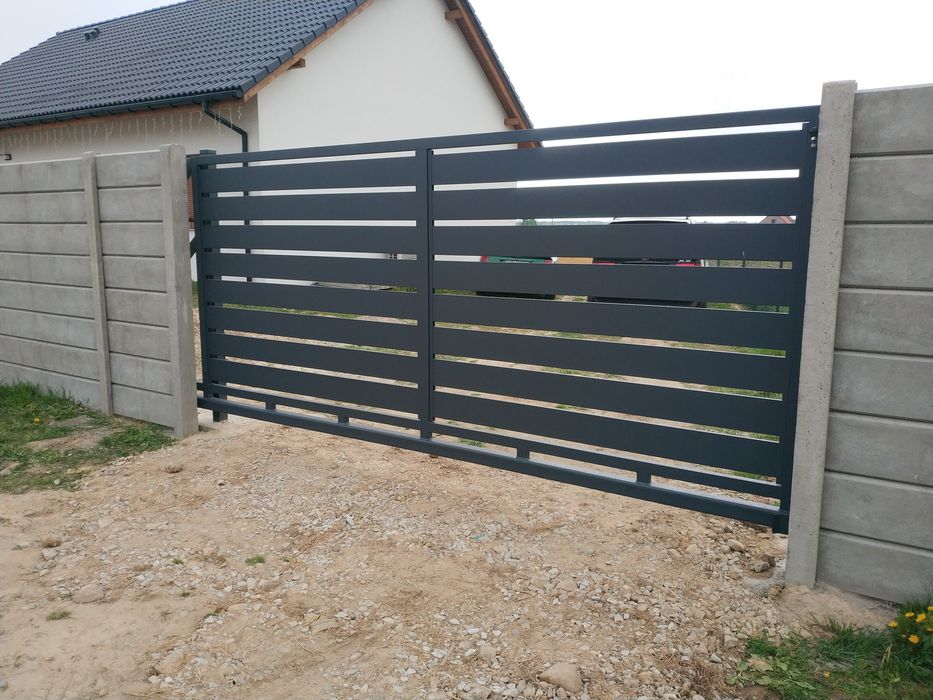 Brama przesuwna z furtką, ocynkowana ogniowo, producent