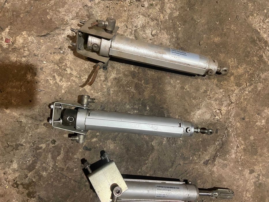 Пневмо циліндр двосторонньоі діі