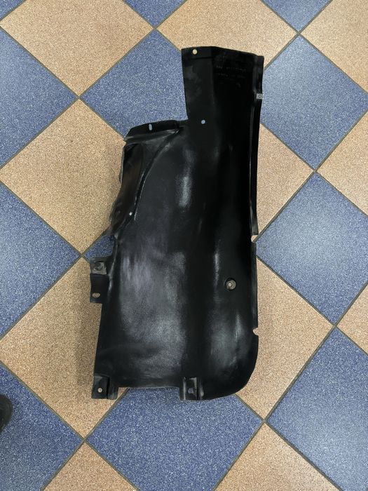 Підкрилок передній правий Audi A8 1994-2002