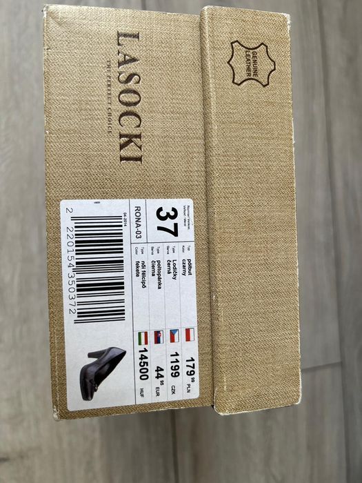 Sprzedam czarne półbuty Lasocki!