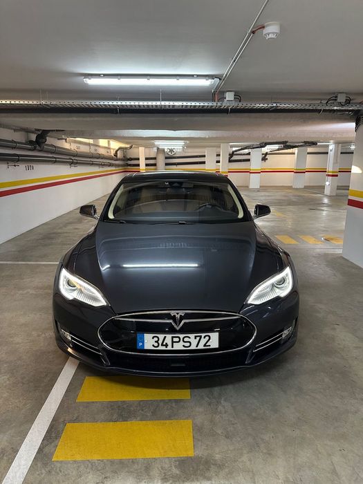 Tesla Model S P85D