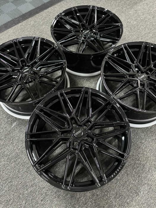 Felgi aluminiowe 24" VOSSEN HF7 24x10 ET15 5x130 Gloss Black G-CLASS