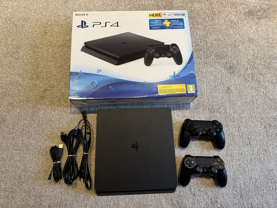 PlayStation 4 Slim 2TB c/ 2 Comandos em Caixa Original