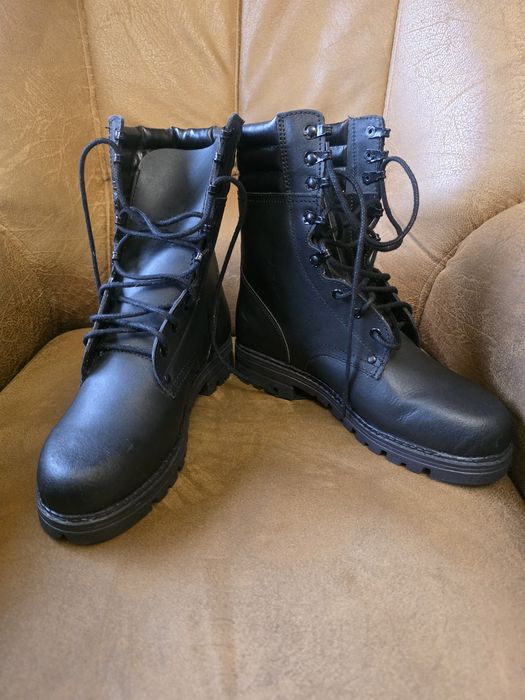 Buty kontraktowe rozm. 39 czarne, nowe