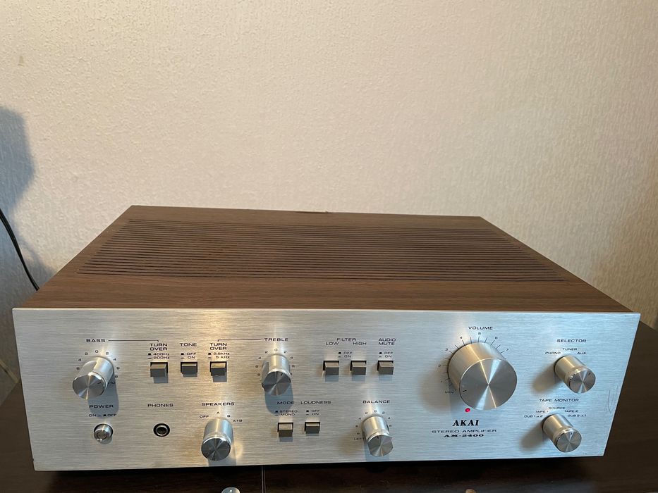 Wzmacniacz AKAI AM-2400