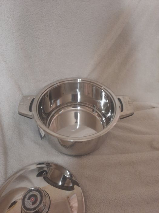 Кастрюля нержавейка  6 литров