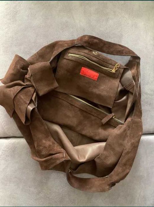 Замшевая сумка Valentino Garavani. Франция