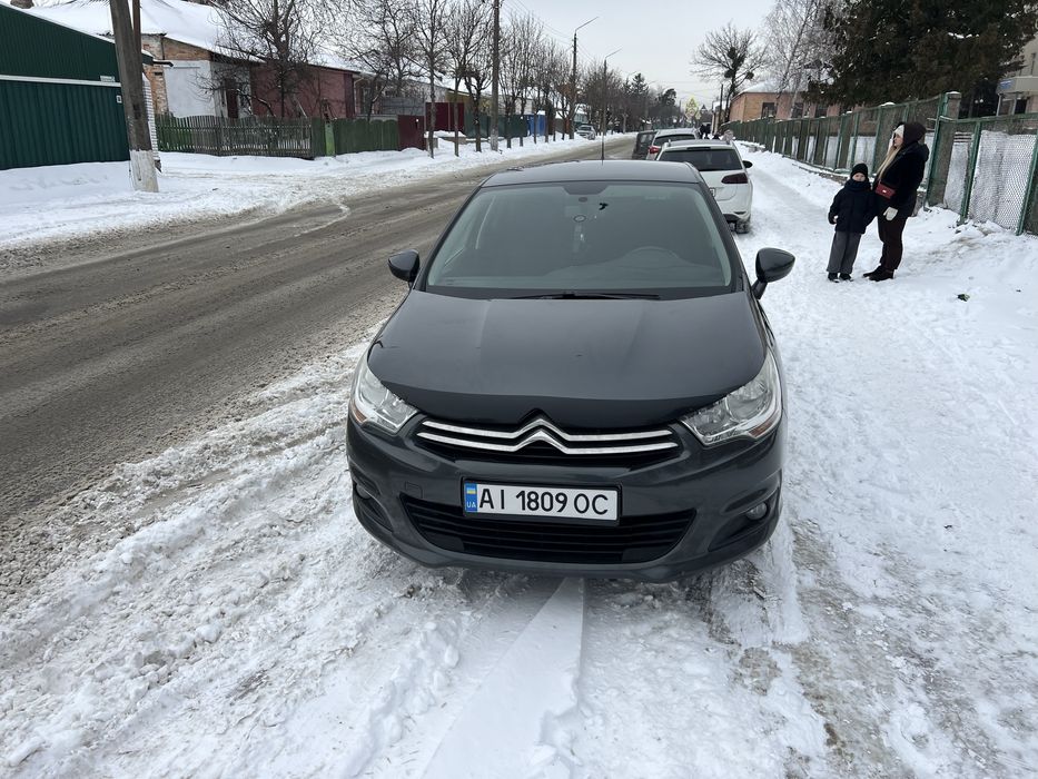 Продам власний автомобіль в чудовому доглянутому стані