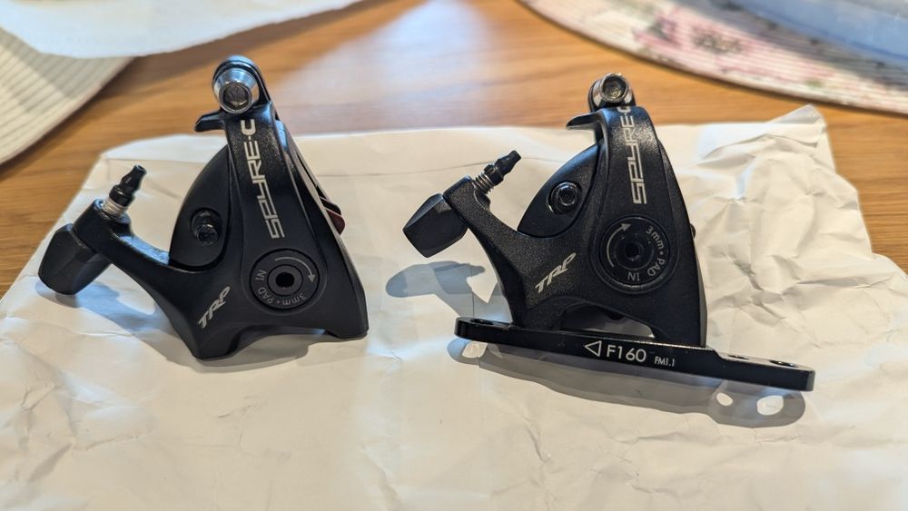 TRP Spyre-C Flat Mount – komplet zacisków mechanicznych gravel/szosa + adapter F160