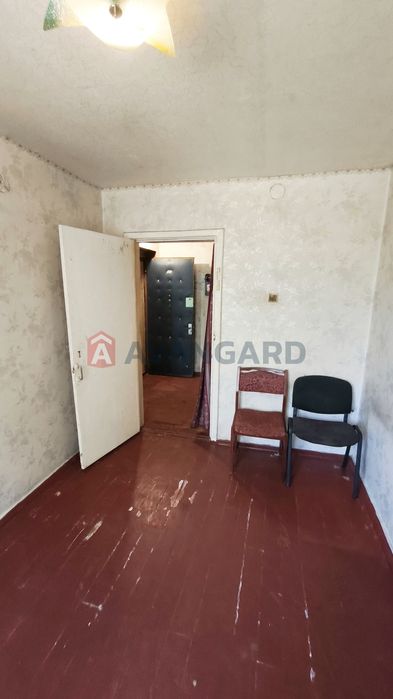 Продам 3 кімнатну квартиру в цегляному будинку