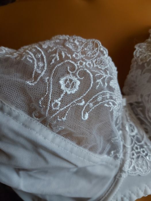 Biustonosz damski rozmiar 75A