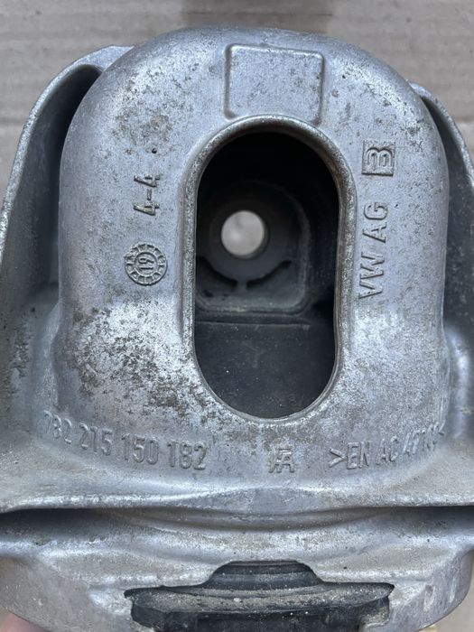 Подушка (опора) двигателя Audi , VW , Porsche