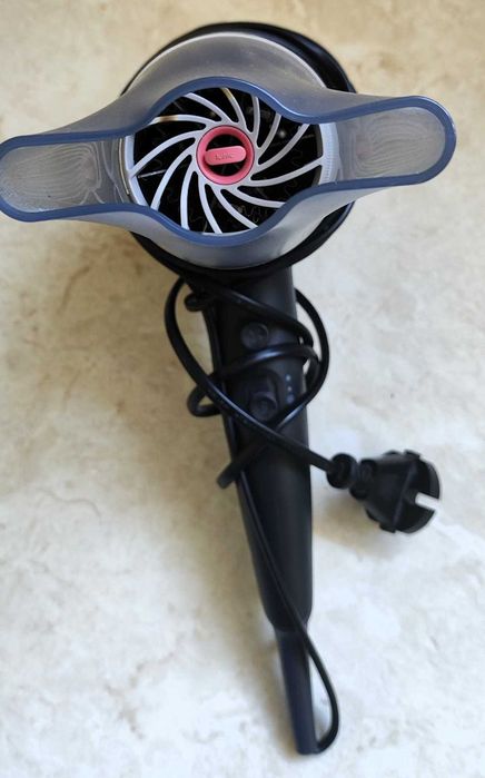 Suszarka do włosów Philips BHD351 nasadką ThermoProtect, moc 2100W