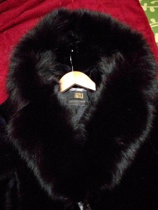 Продам натуральную женскую шубу из мутона размер 46-48