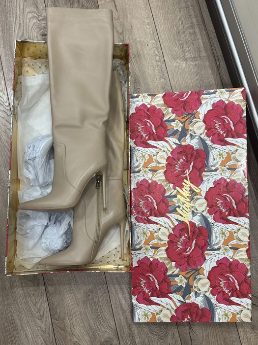 Нові Кожаные  бежевые сапоги mia may купляни за 10т