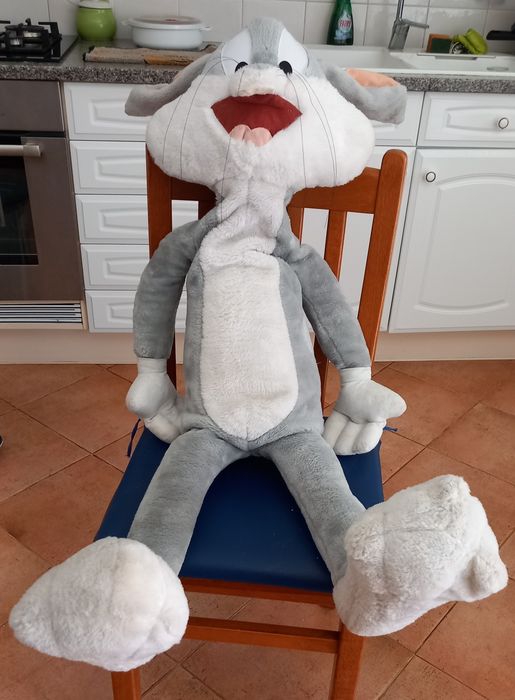 PELUCHE ENORME do Famoso COELHO BUGS BUNNY. Criança brincar ou decorar