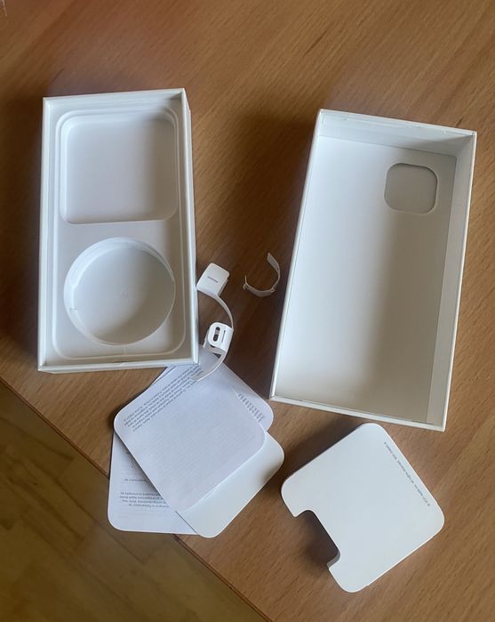 Pudełko iPhone 13