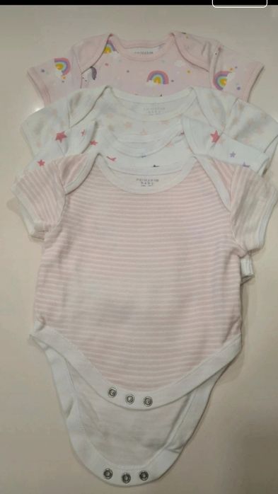 Lote de 4 bodies Primark para 3-6 Meses