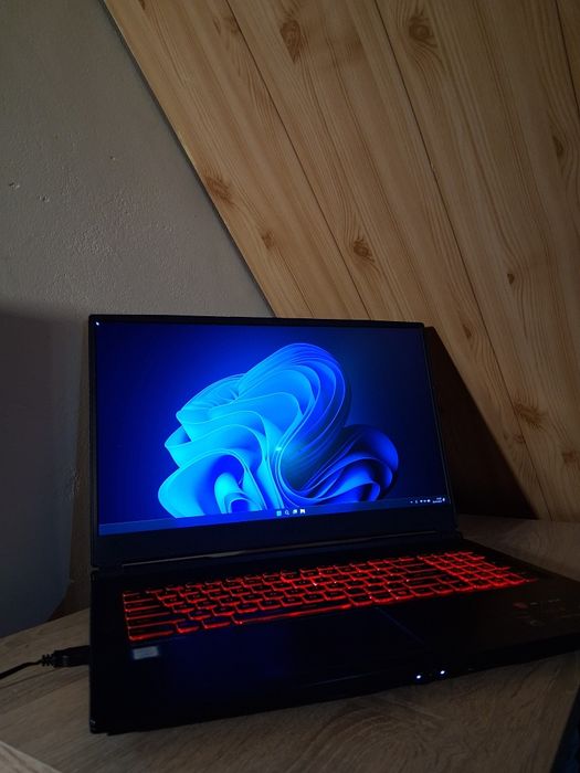 Laptop MSI GL75 Rtx 2060 i7 16gb 120hz 17,3" klawiatura steelseries