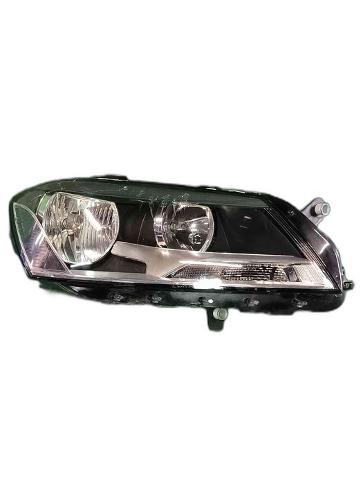 Ótica / Farol Direito VW PASSAT B7 Variant