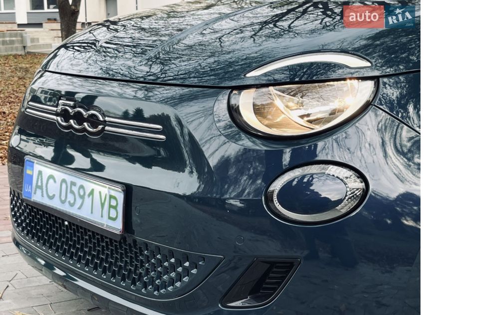 Новий Fiat 500e Abarth без пробігу