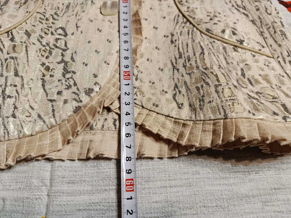 Beżowy żakiet, rozmiar m