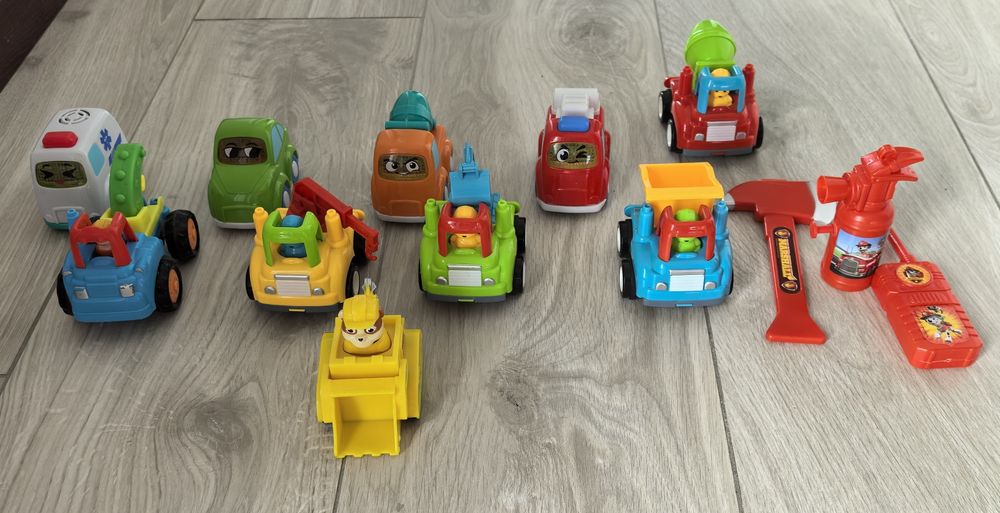 Zabawki, gry, książki