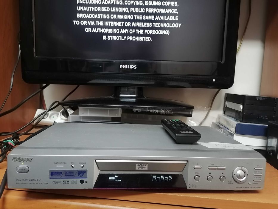 Odtwarzacz CD/DVD Sony DVP-NS400D pilot