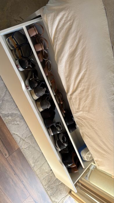 Conjunto de mobiliário de quarto (com opção com têxteis completos)